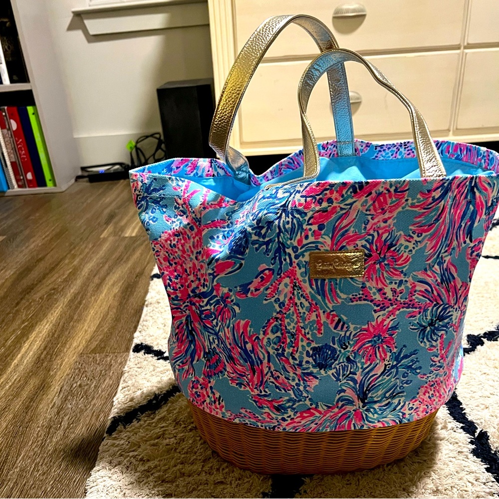 NWT Lilly Pulitzer wicker basket tote - seek and sea print
